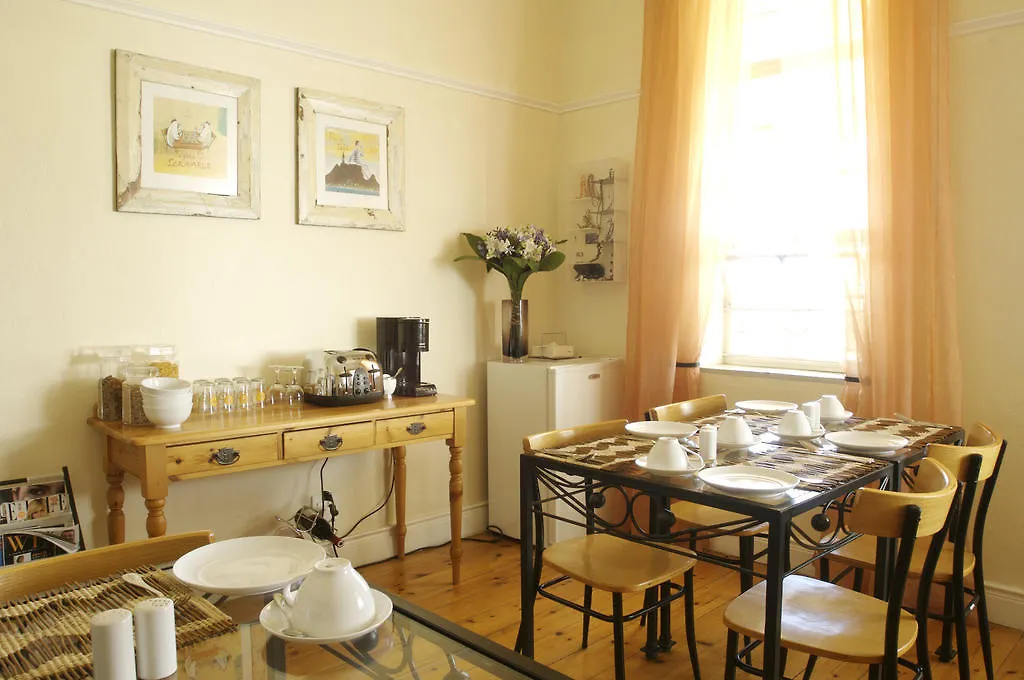 Cheviot Place Guest House ケープタウン